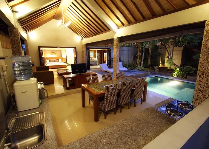 Villa Grand Akhyati & *