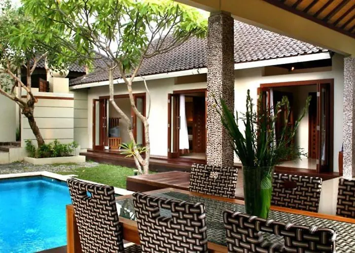 Grand Akhyati & Villa *