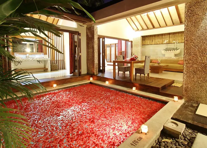 Grand Akhyati & Villa *
