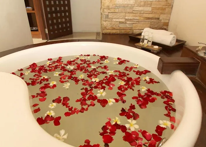 Villa Grand Akhyati & *