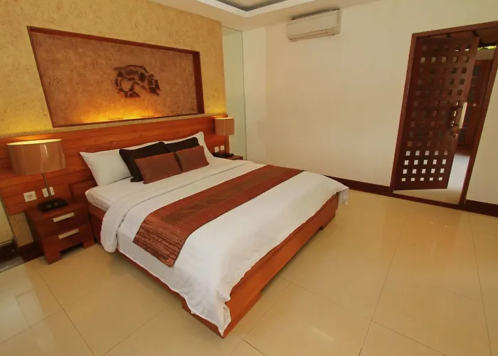 Grand Akhyati & Villa *
