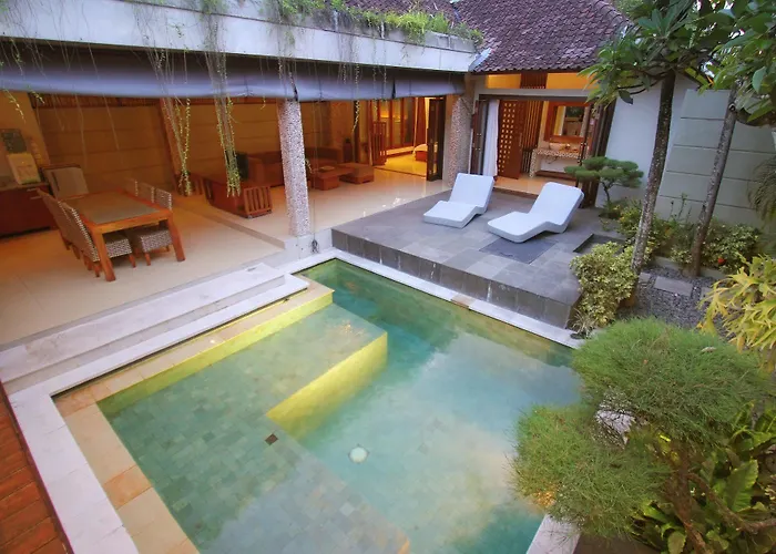 Grand Akhyati & Villa *