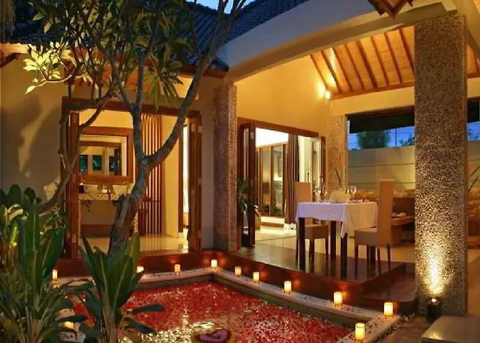 Grand Akhyati & Villa *